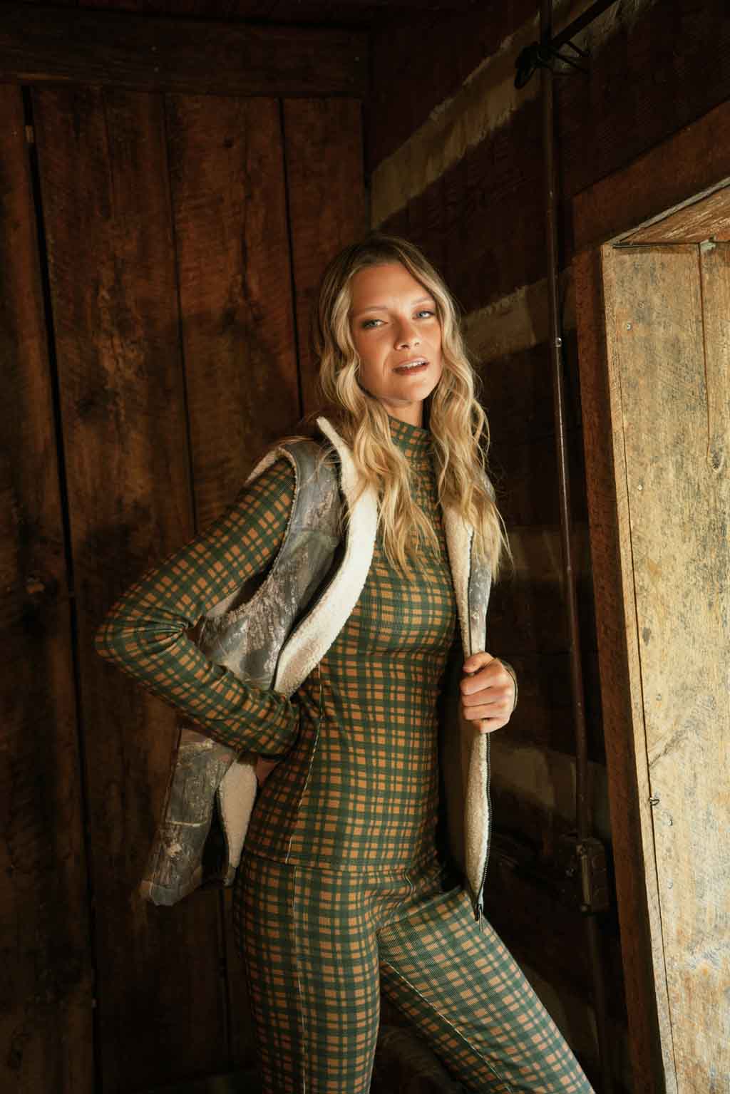 Ribbed Mock Neck - Town & Country